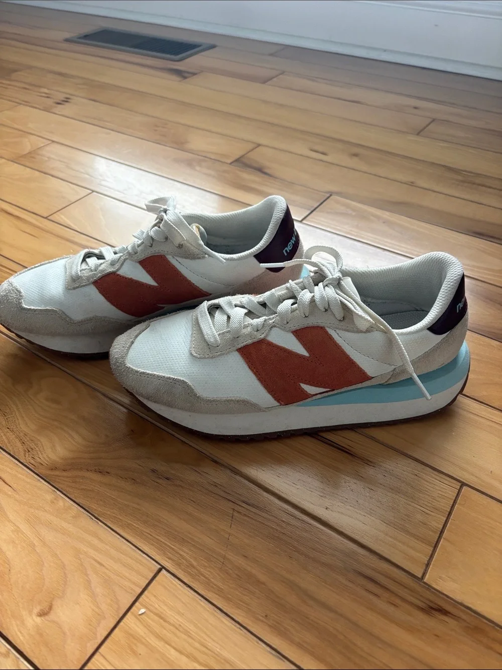 Women’s New Balance 237 Tan Sneakers with Rust Suede Stripes Size 8 - Picture 2 of 7